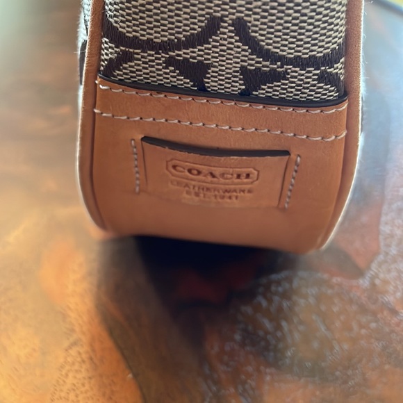 Coach Signature Canvas with Leather trim shoulder bag - Picture 7 of 8